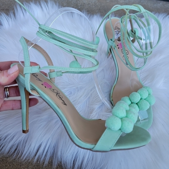 Penny Loves Kenny Pom Pom Heels 9 - Picture 5 of 7